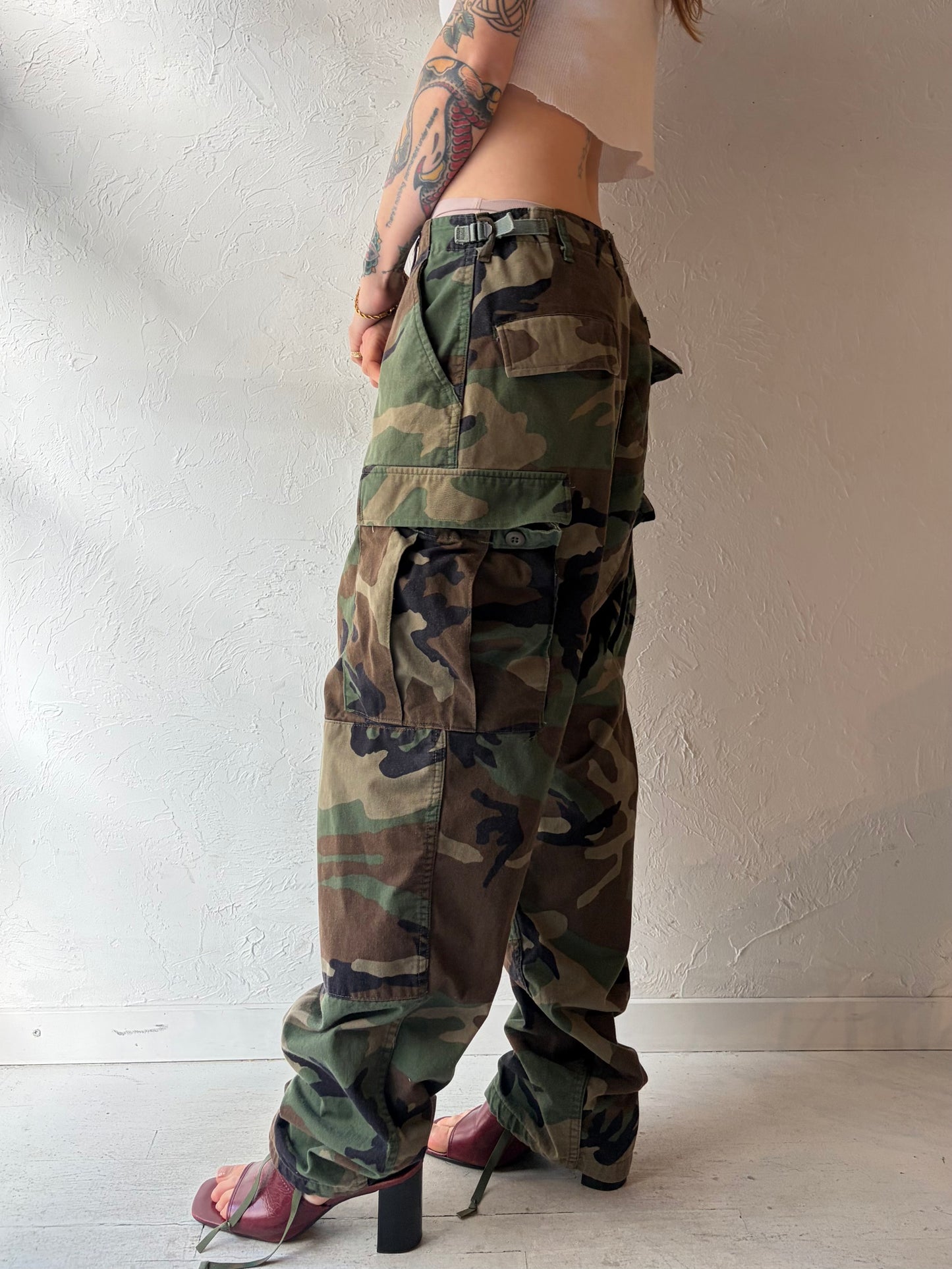 Vintage Authentic Army Cargo Camouflage Pants / Medium