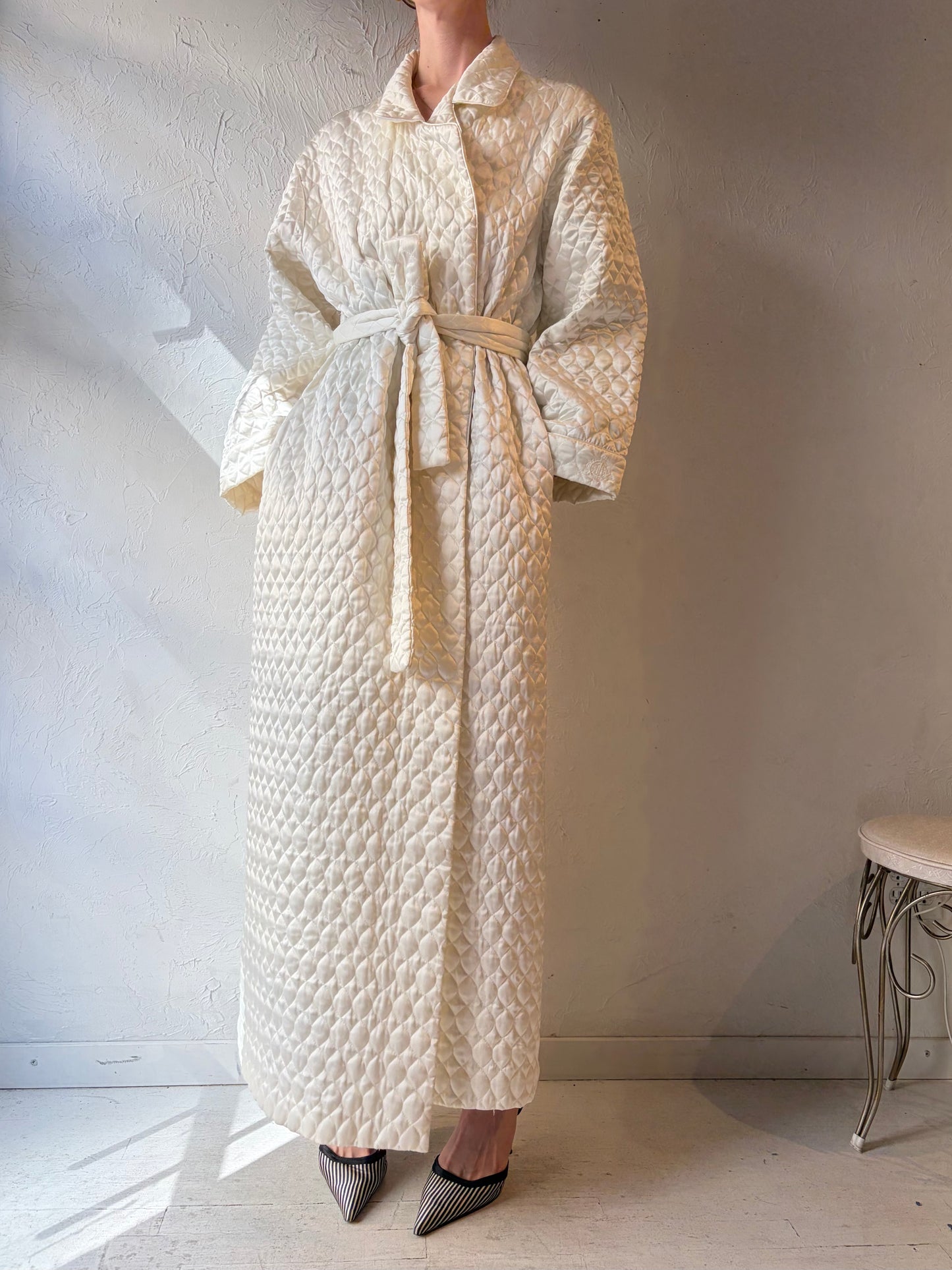Vintage 'Christian Dior' White Quilted Robe / Medium