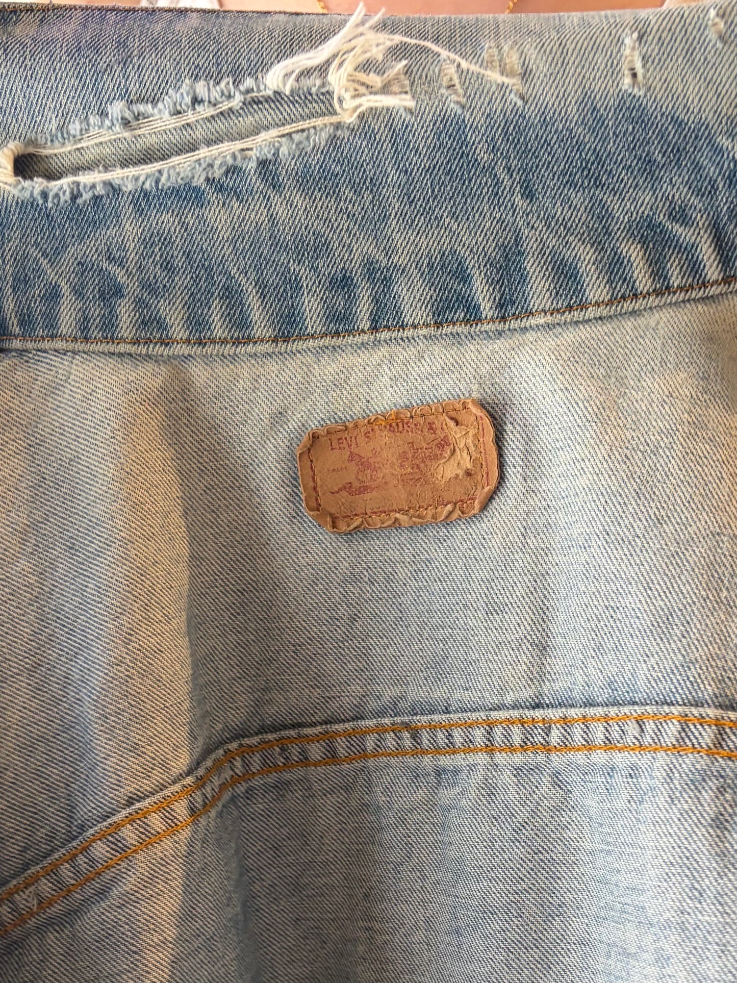 90s 'Levi’s' Medium Wash Denim Jacket / Vintage 1990s Classic Blue Jean Normcore Streetwear Jacket / Medium