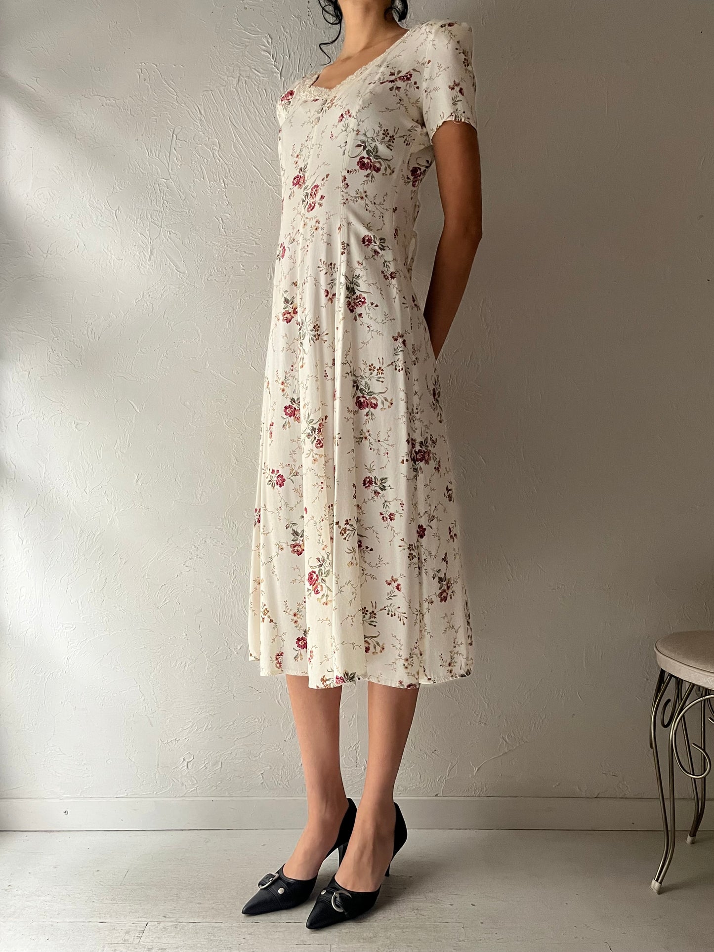 90s 'Decked Out' White Floral Dress / Medium