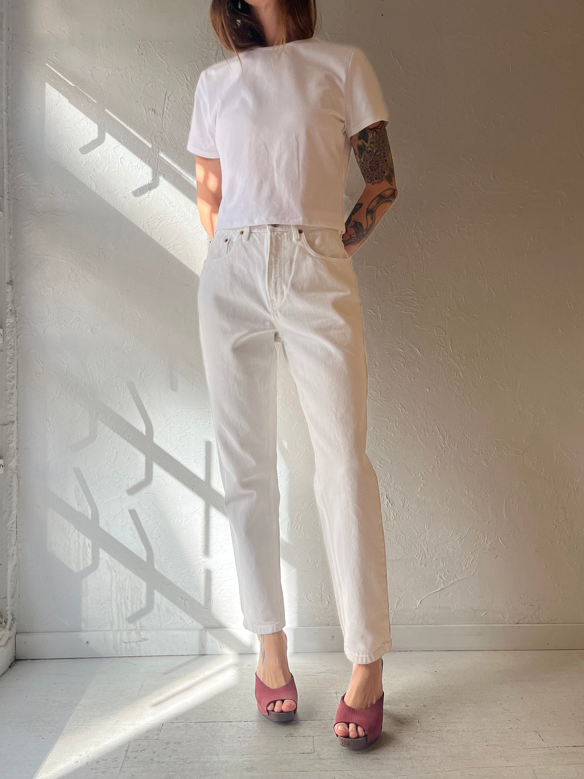 90s 'Gap' Classic Fit Best Basics White Jeans / 28