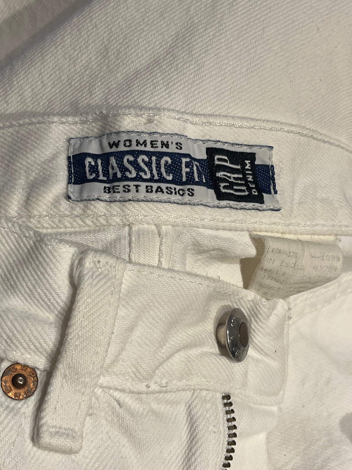 90s 'Gap' Classic Fit Best Basics White Jeans / 28