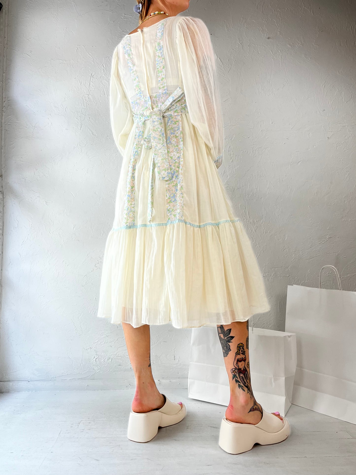 70s 'Gunne Sax' Cream and Floral Long Sleeve Peasant Dress / Small