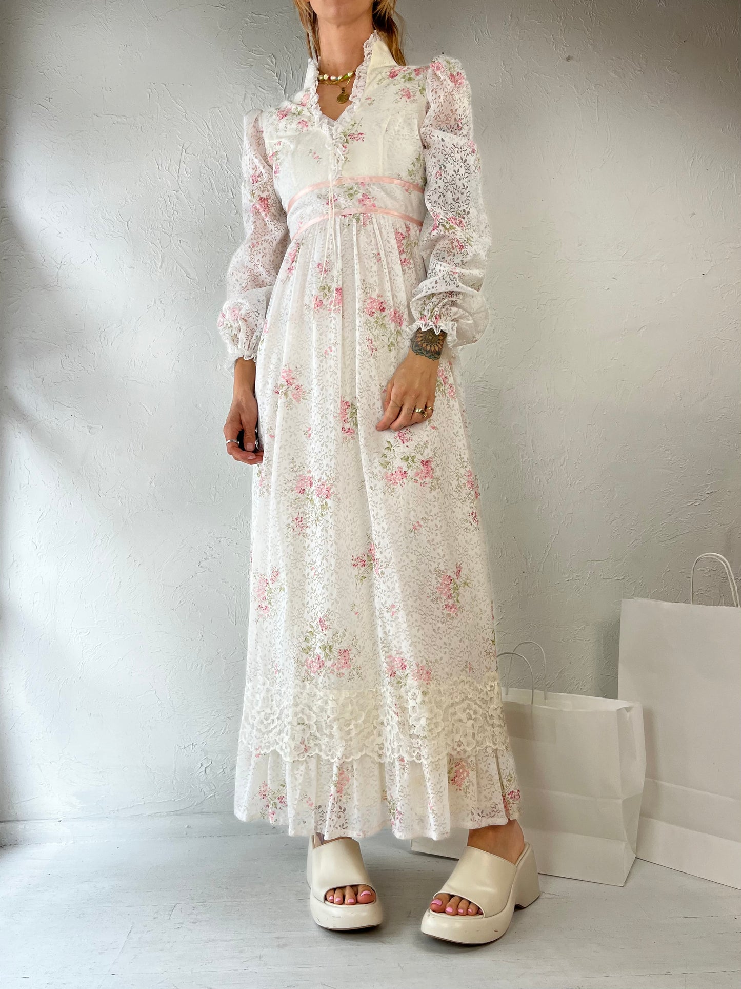 70s Pink & White Lacey Long Sleeve Peasant Dress / Small