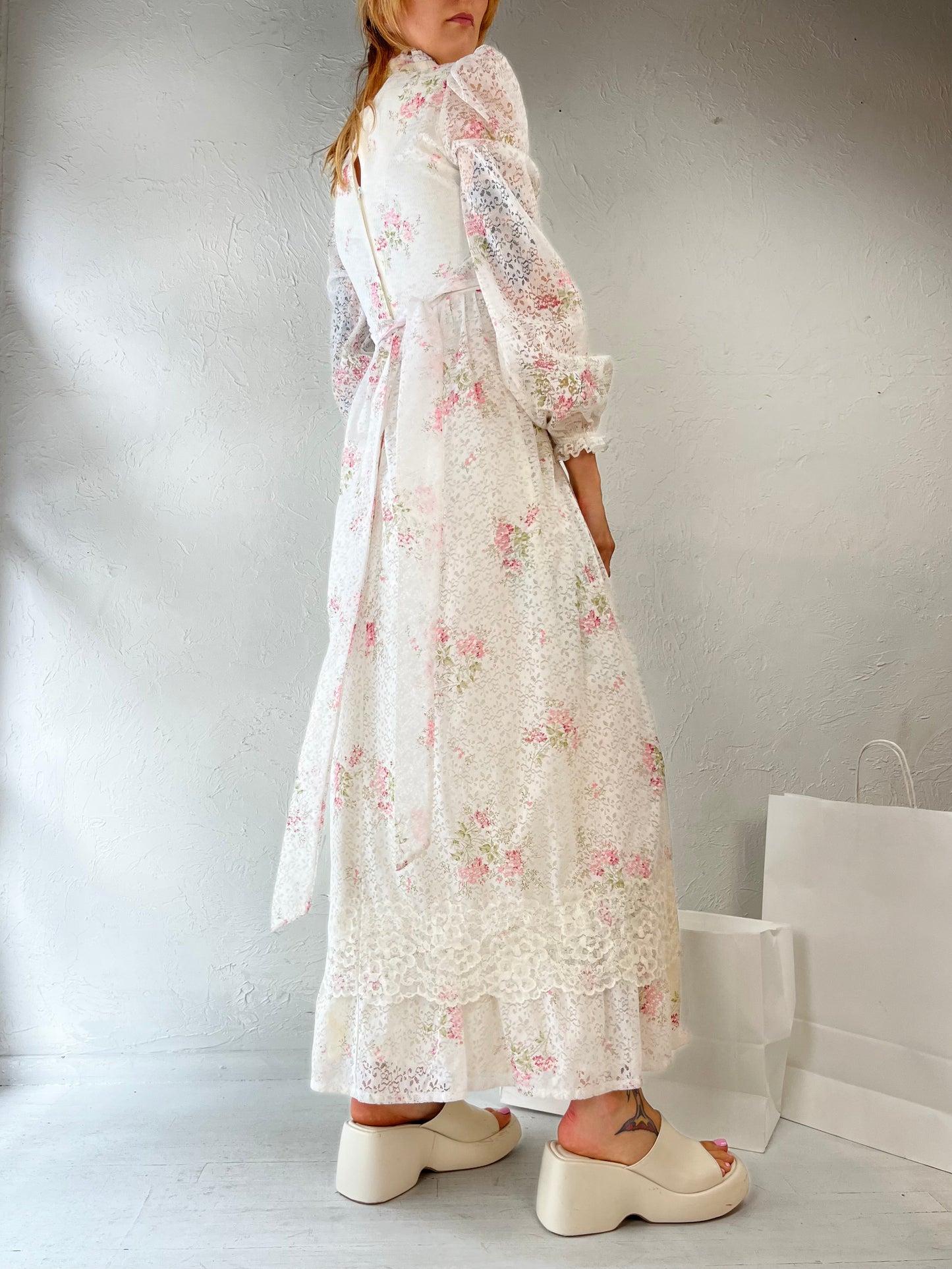 70s Pink & White Lacey Long Sleeve Peasant Dress / Small