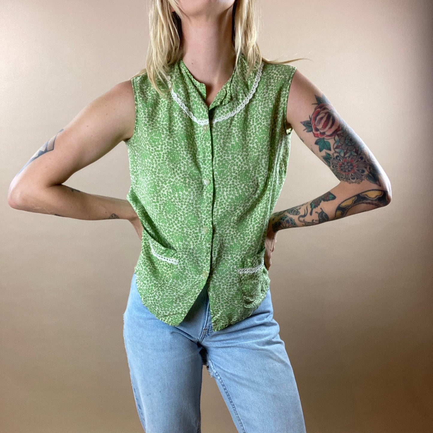 70s Green Cotton Button Up Blouse w/ Lace Details / Small