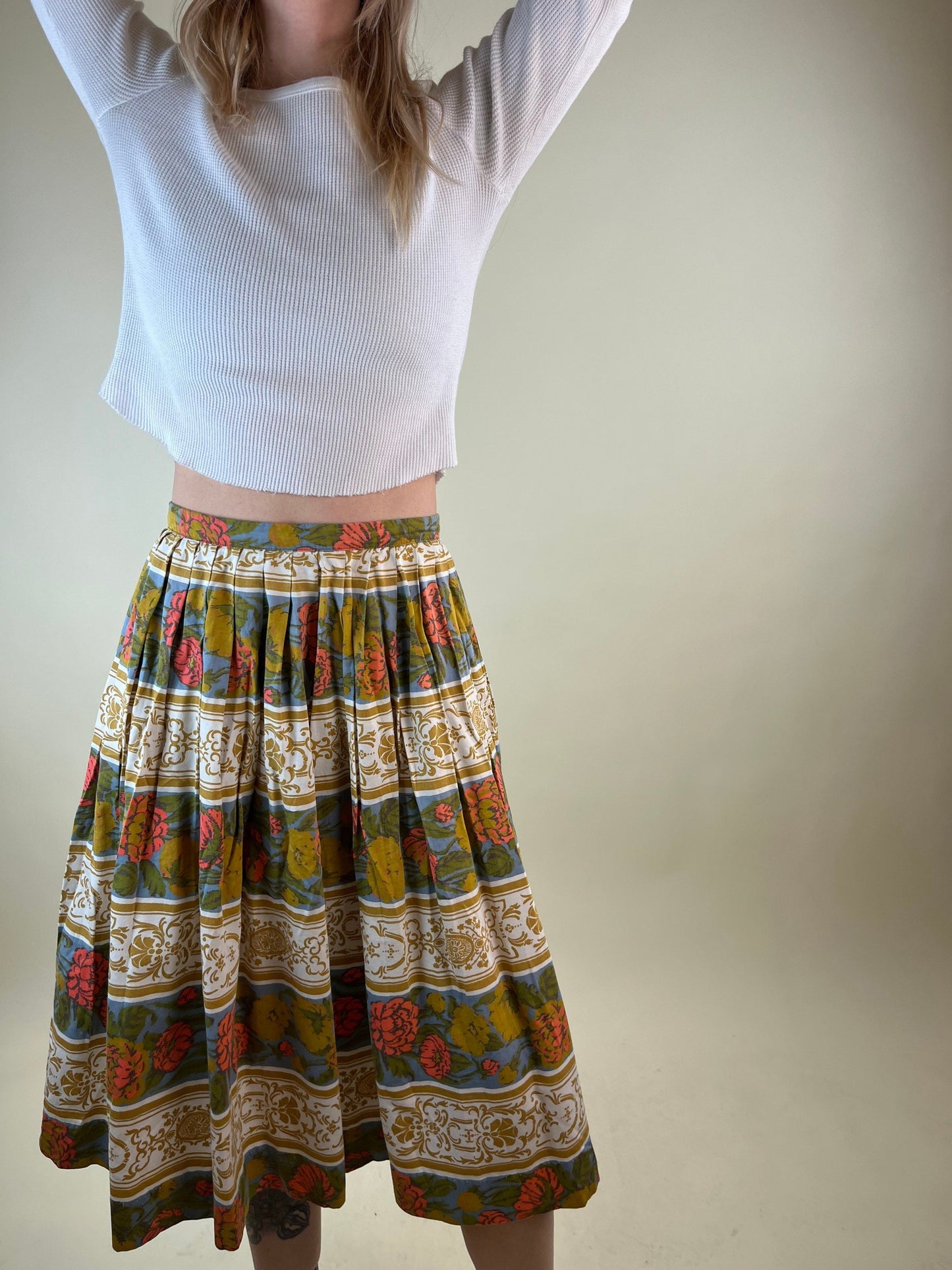 90s Vintage Floral Print Cotton Midi Skirt / Small