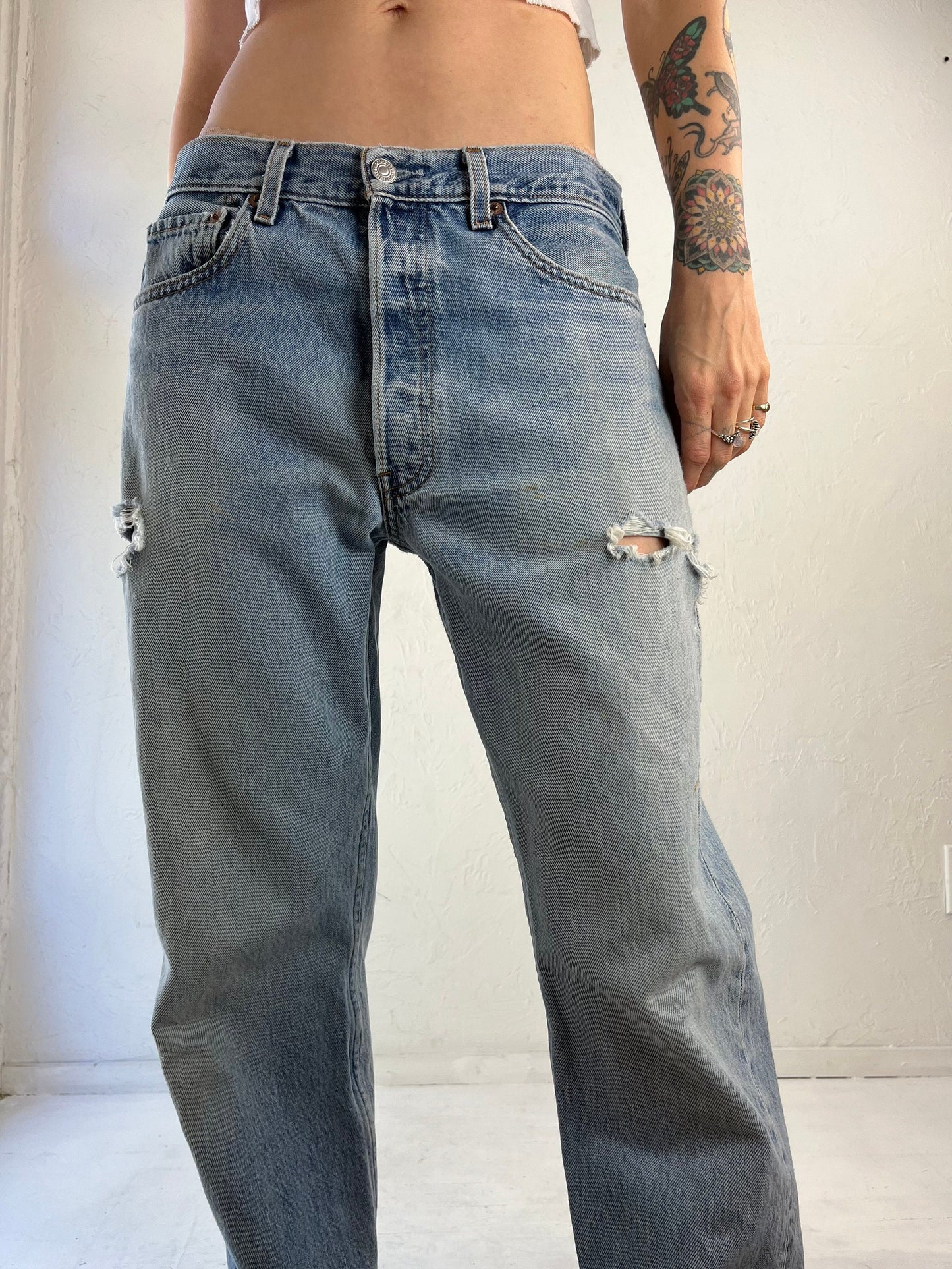 90s 'Levis' 501 Button-fly Jeans / 32 x 32