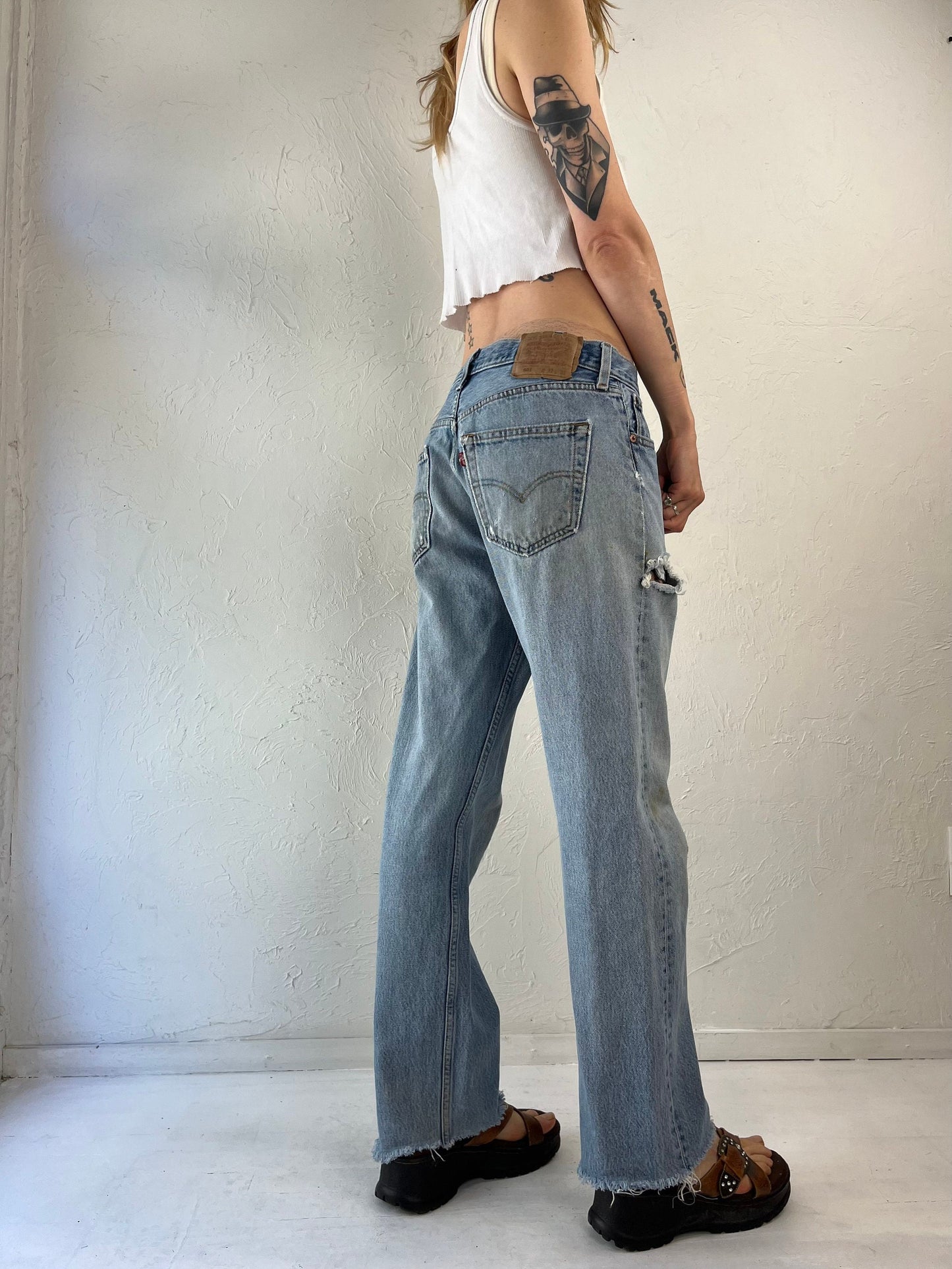 90s 'Levis' 501 Button-fly Jeans / 32 x 32