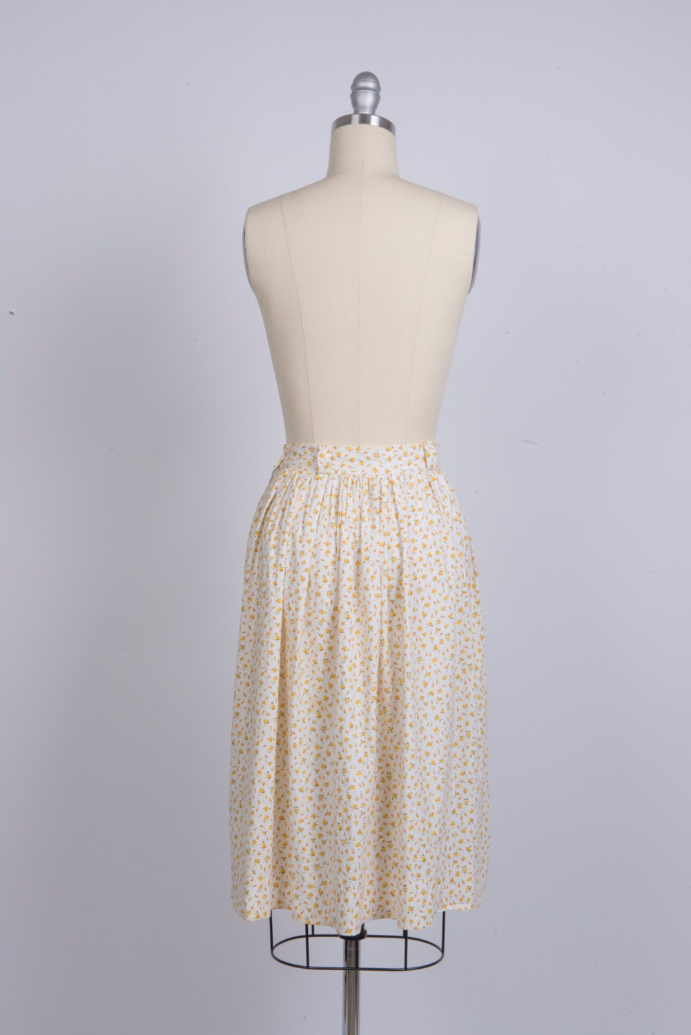 Vintage 60s cotton floral circle skirt - 1960s simple hippy flower skirt - 60s vintage boho floral skirt