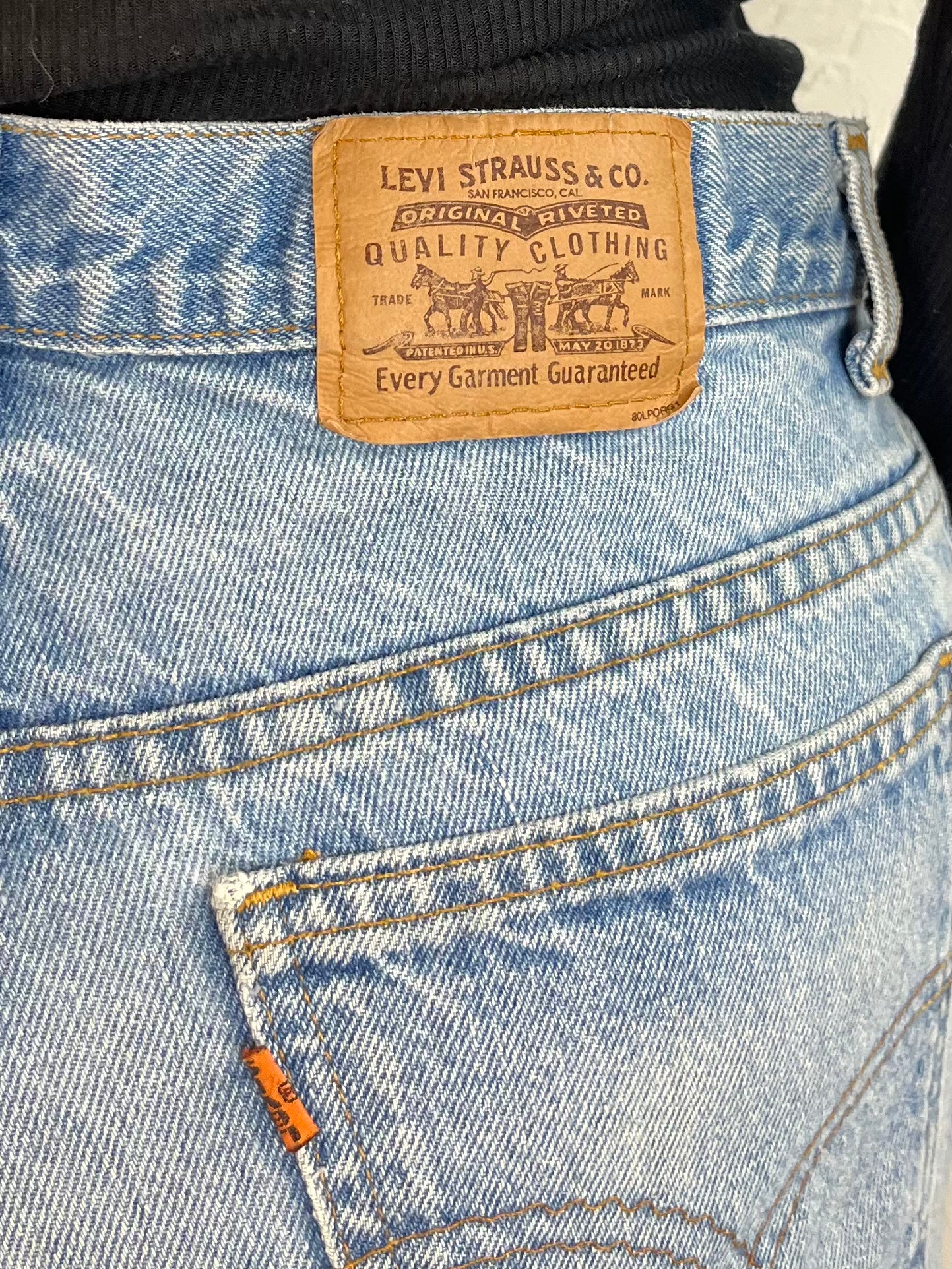 Vintage 'Levis' Orange Tab Light Wash Jeans / 32"