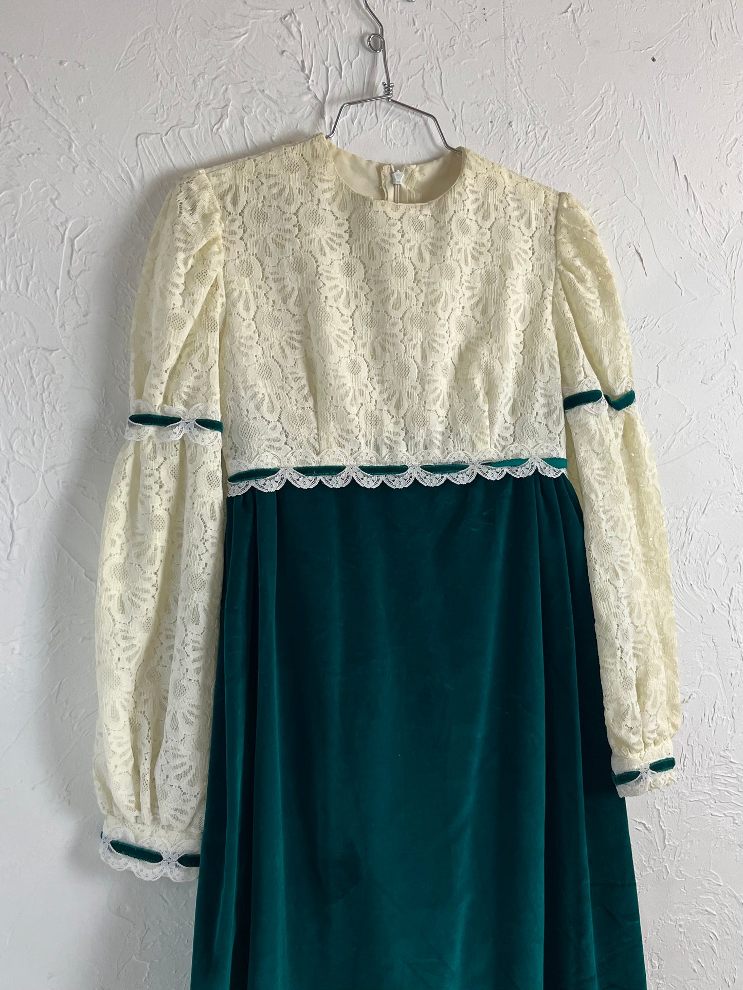70s Green Velvet and White Lace Long Sleeve Formal Long Prom Dress / Small