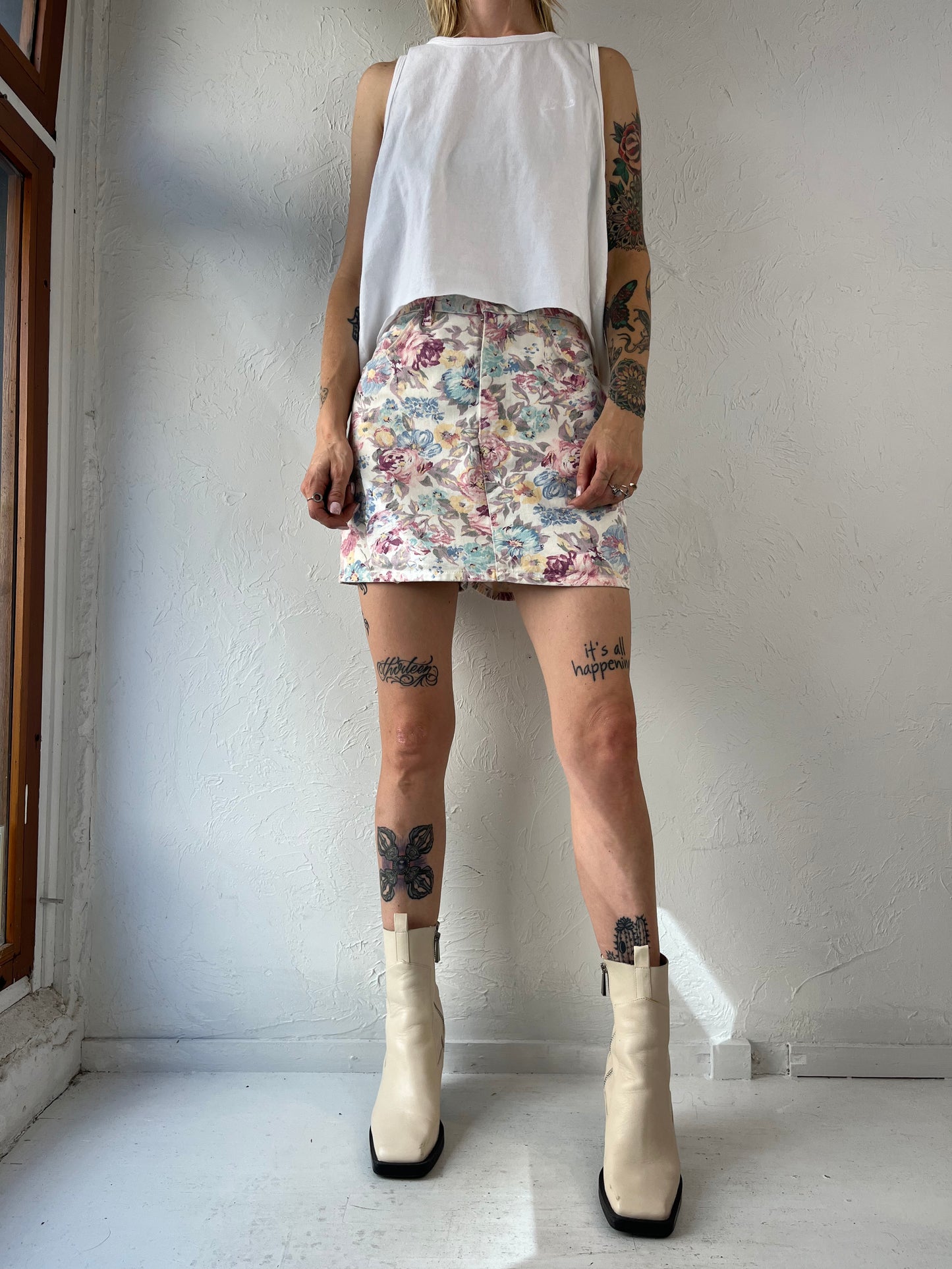 90s 'LIfestyle' Denim Floral Print Mini Skort / Small