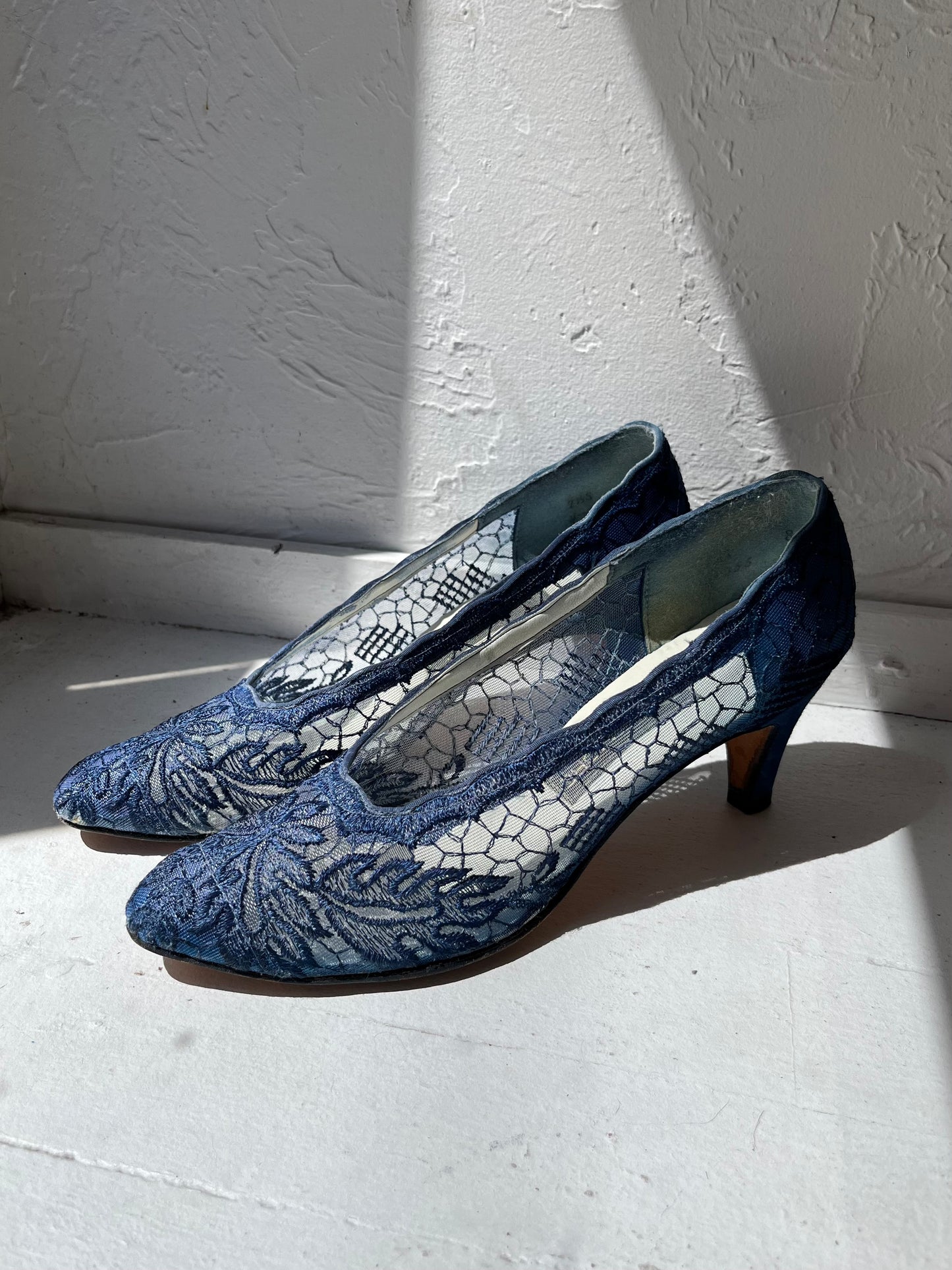 Vintage 'Frank More' Blue Illusion Lace Pointed Toe Heels / Size 7